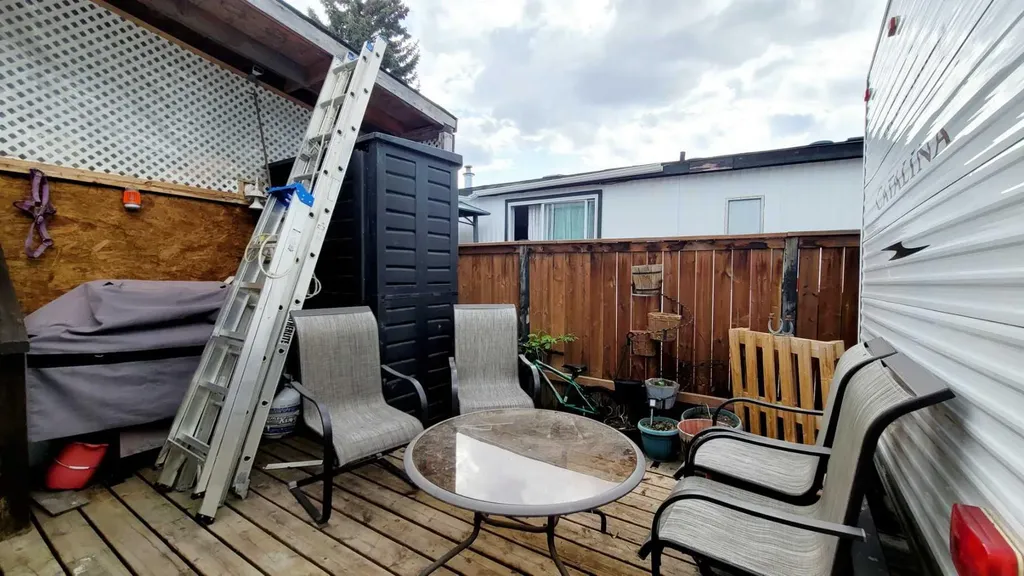 74 North Star Drive Sylvan Lake AB T4S 1J4