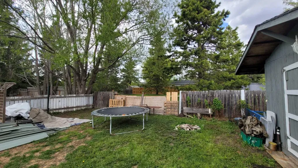 74 North Star Drive Sylvan Lake AB T4S 1J4