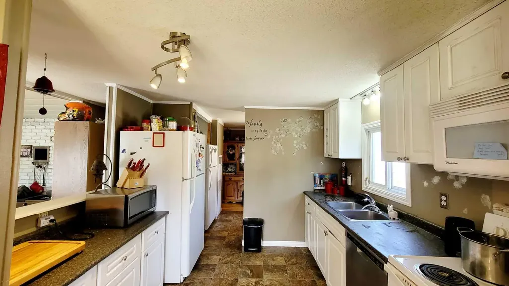 74 North Star Drive Sylvan Lake AB T4S 1J4