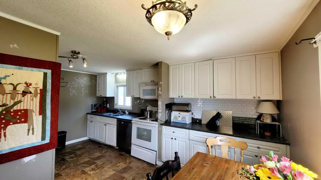 74 North Star Drive Sylvan Lake AB T4S 1J4