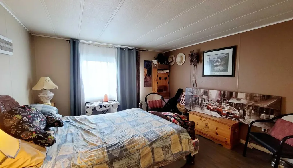 74 North Star Drive Sylvan Lake AB T4S 1J4