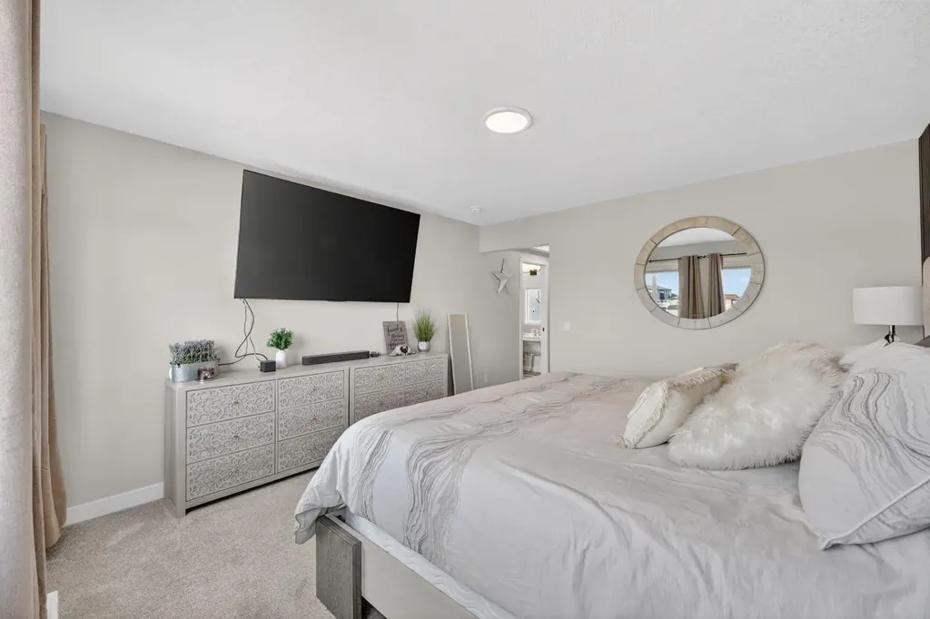 19 Legacy Reach View SE Calgary AB T2X 4T6