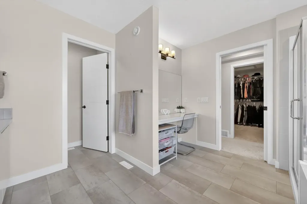 19 Legacy Reach View SE Calgary AB T2X 4T6