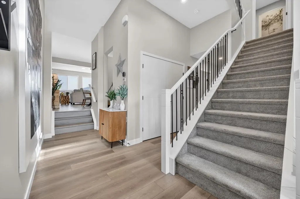 19 Legacy Reach View SE Calgary AB T2X 4T6