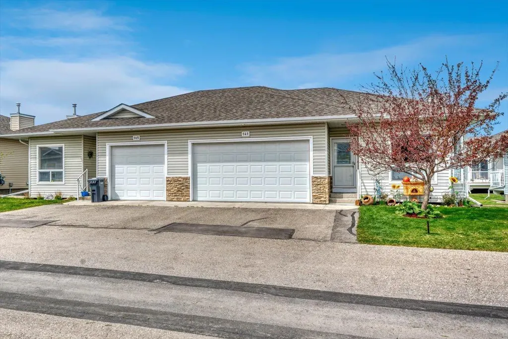 141 Ridgestone Lane Diamond Valley AB T0L0H0