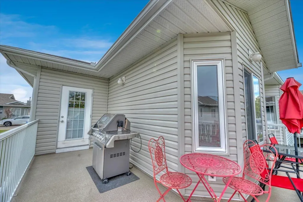 141 Ridgestone Lane Diamond Valley AB T0L0H0
