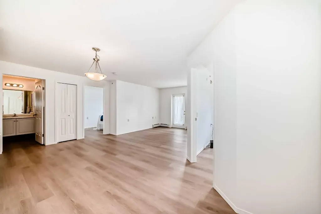 5000 Somervale Court SW Calgary AB T2Y 4M1