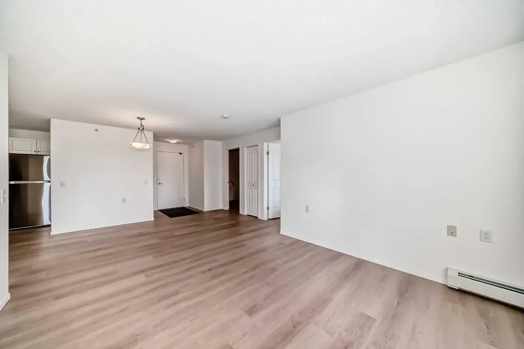 5000 Somervale Court SW Calgary AB T2Y 4M1