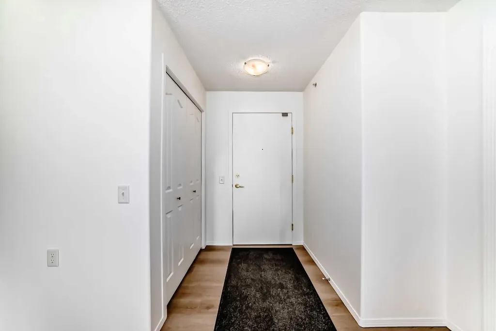 5000 Somervale Court SW Calgary AB T2Y 4M1