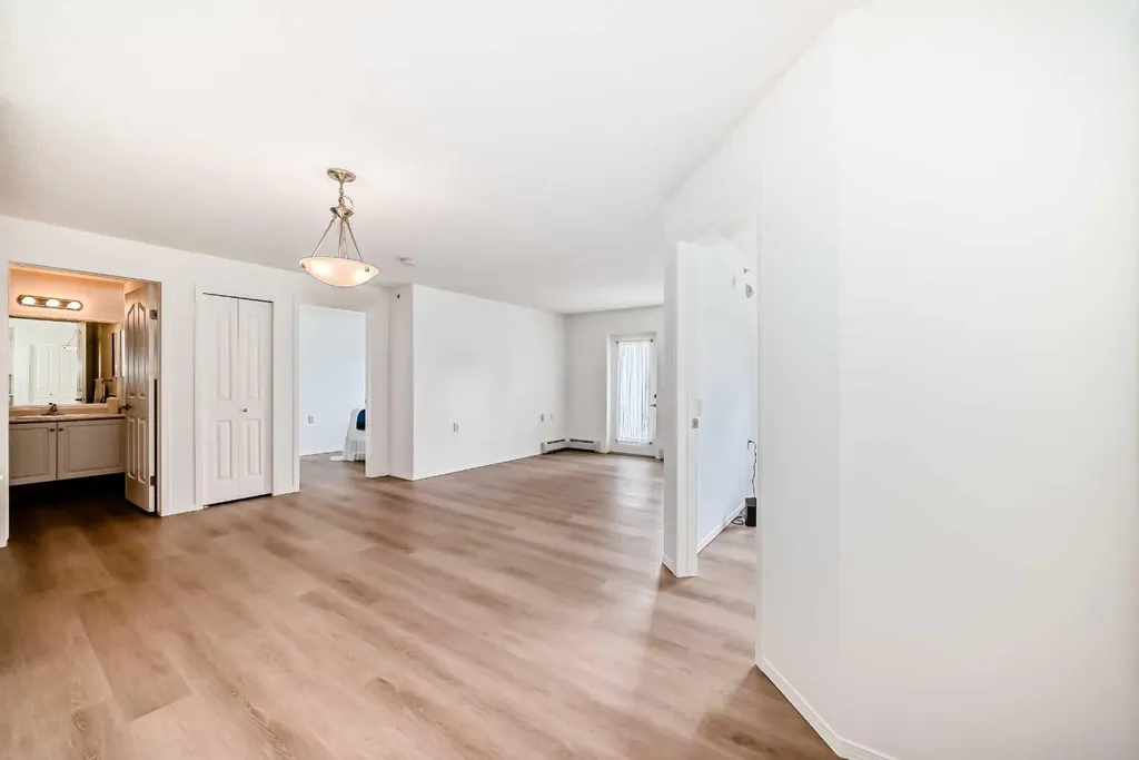 5000 Somervale Court SW Calgary AB T2Y 4M1