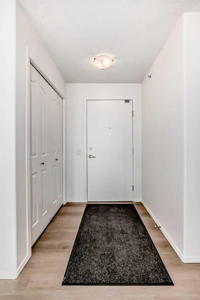 5000 Somervale Court SW Calgary AB T2Y 4M1