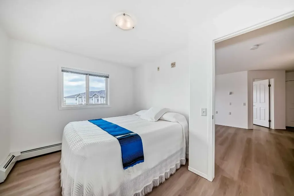 5000 Somervale Court SW Calgary AB T2Y 4M1
