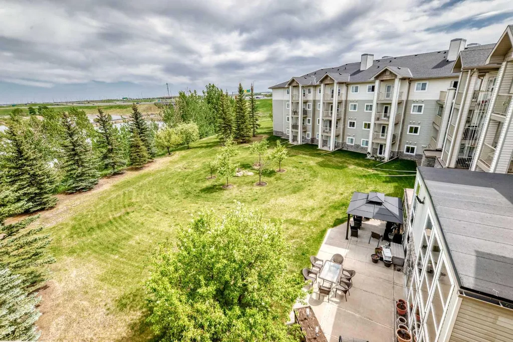 5000 Somervale Court SW Calgary AB T2Y 4M1