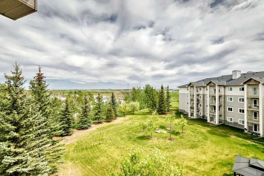5000 Somervale Court SW Calgary AB T2Y 4M1