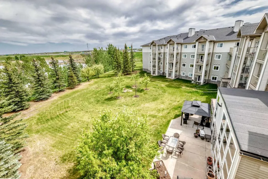 5000 Somervale Court SW Calgary AB T2Y 4M1