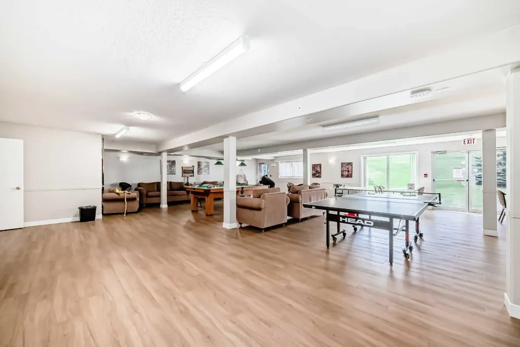 5000 Somervale Court SW Calgary AB T2Y 4M1