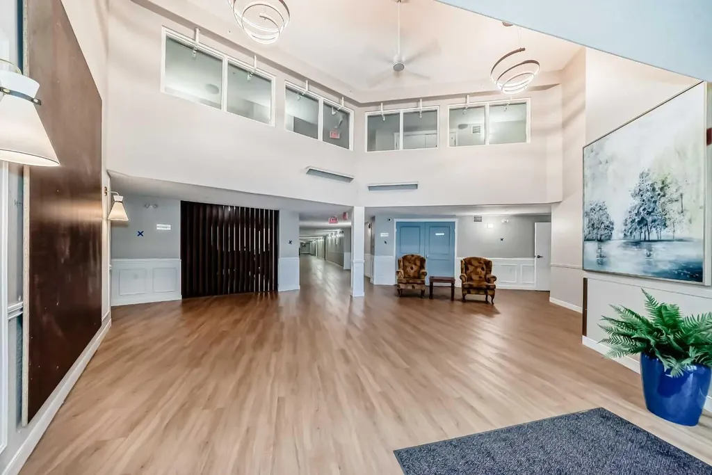 5000 Somervale Court SW Calgary AB T2Y 4M1