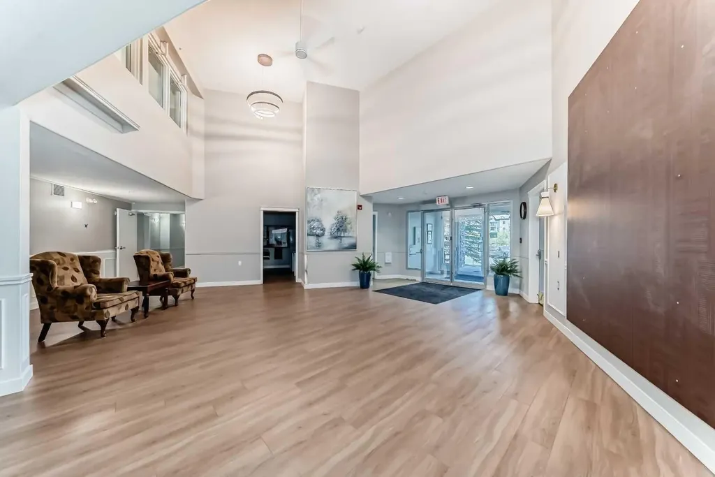 5000 Somervale Court SW Calgary AB T2Y 4M1