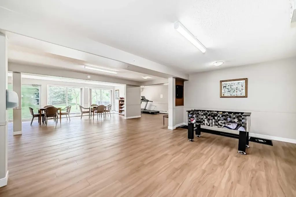 5000 Somervale Court SW Calgary AB T2Y 4M1