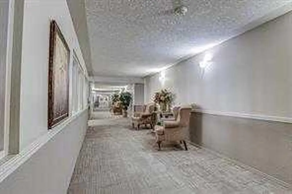 5000 Somervale Court SW Calgary AB T2Y 4M1
