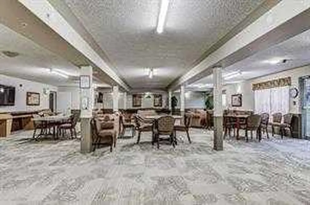 5000 Somervale Court SW Calgary AB T2Y 4M1