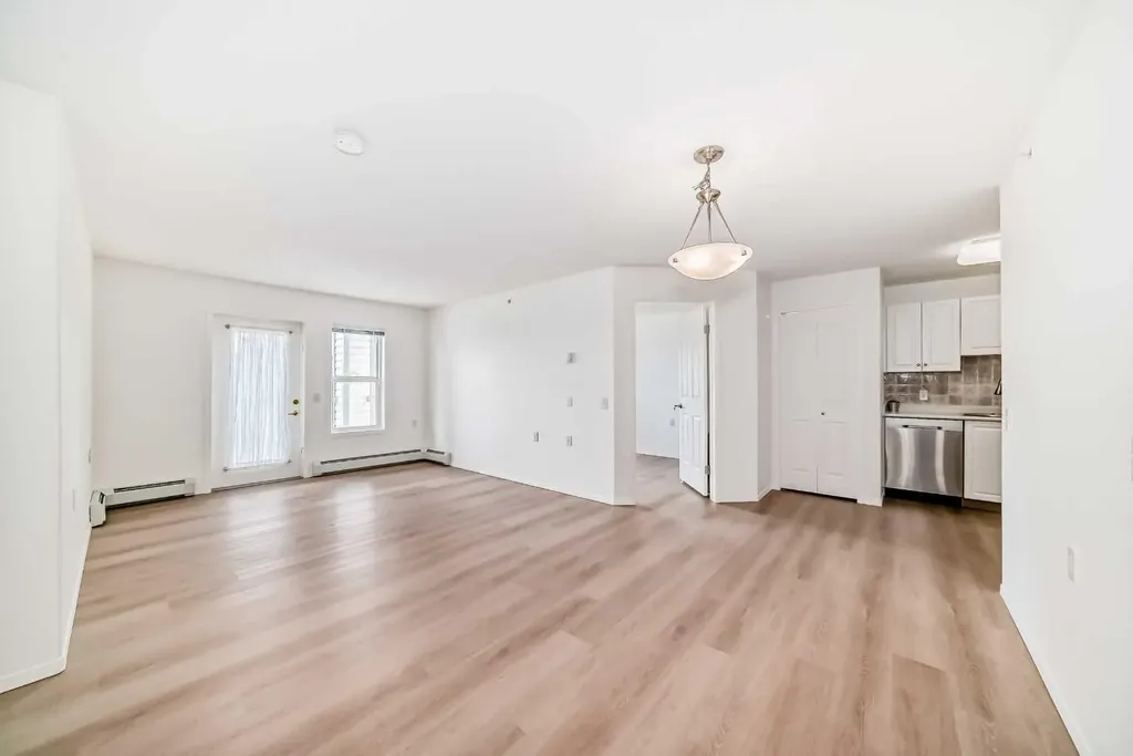 5000 Somervale Court SW Calgary AB T2Y 4M1