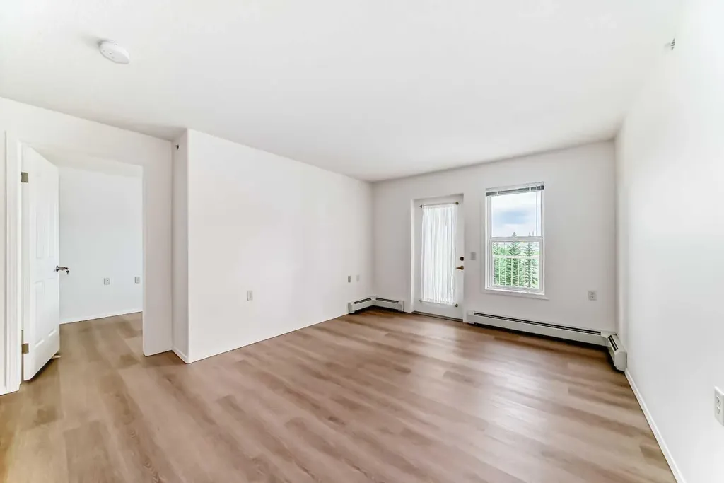 5000 Somervale Court SW Calgary AB T2Y 4M1