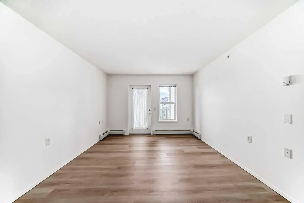 5000 Somervale Court SW Calgary AB T2Y 4M1