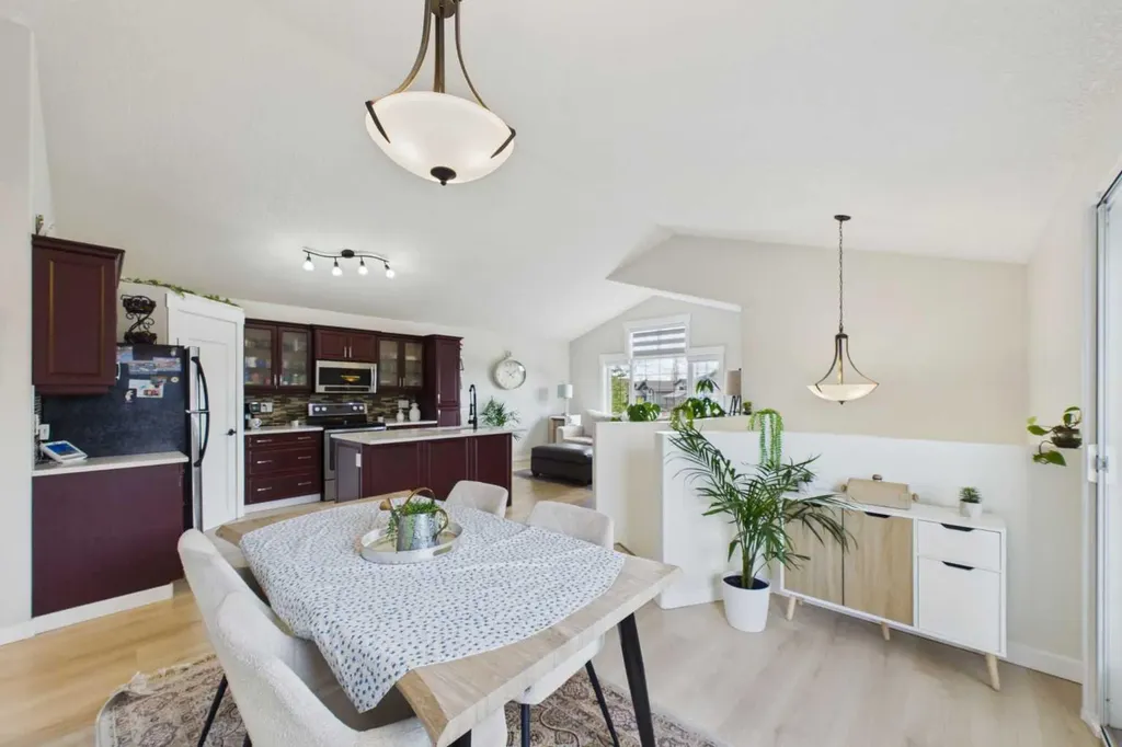 132 Oswald Close Red Deer AB T4P0C1
