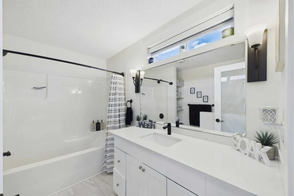 132 Oswald Close Red Deer AB T4P0C1