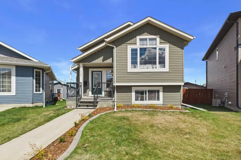 132 Oswald Close Red Deer AB T4P0C1