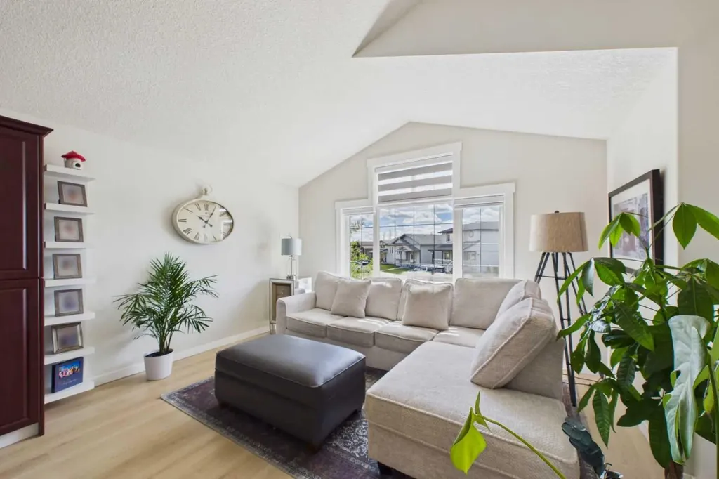 132 Oswald Close Red Deer AB T4P0C1