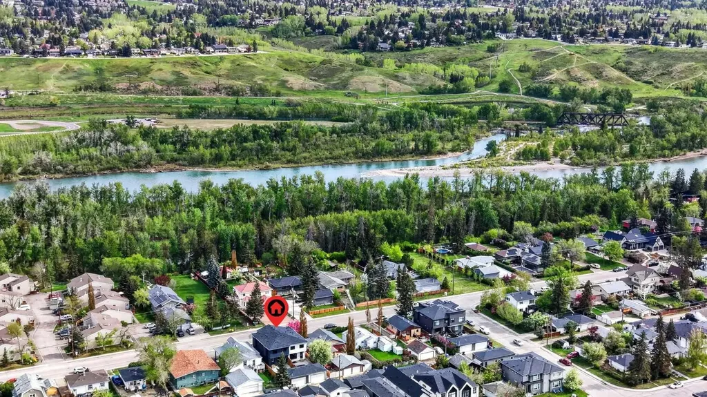 8519 48 Avenue NW Calgary AB T3B 2B1