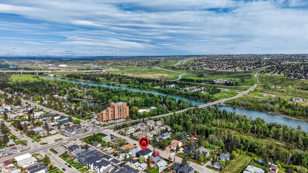 8519 48 Avenue NW Calgary AB T3B 2B1