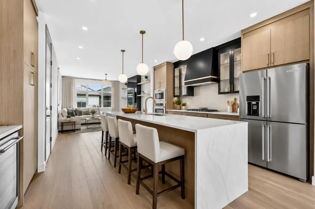 8519 48 Avenue NW Calgary AB T3B 2B1