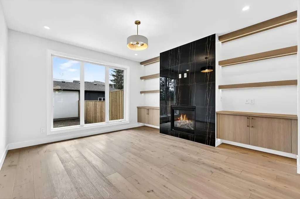 8519 48 Avenue NW Calgary AB T3B 2B1