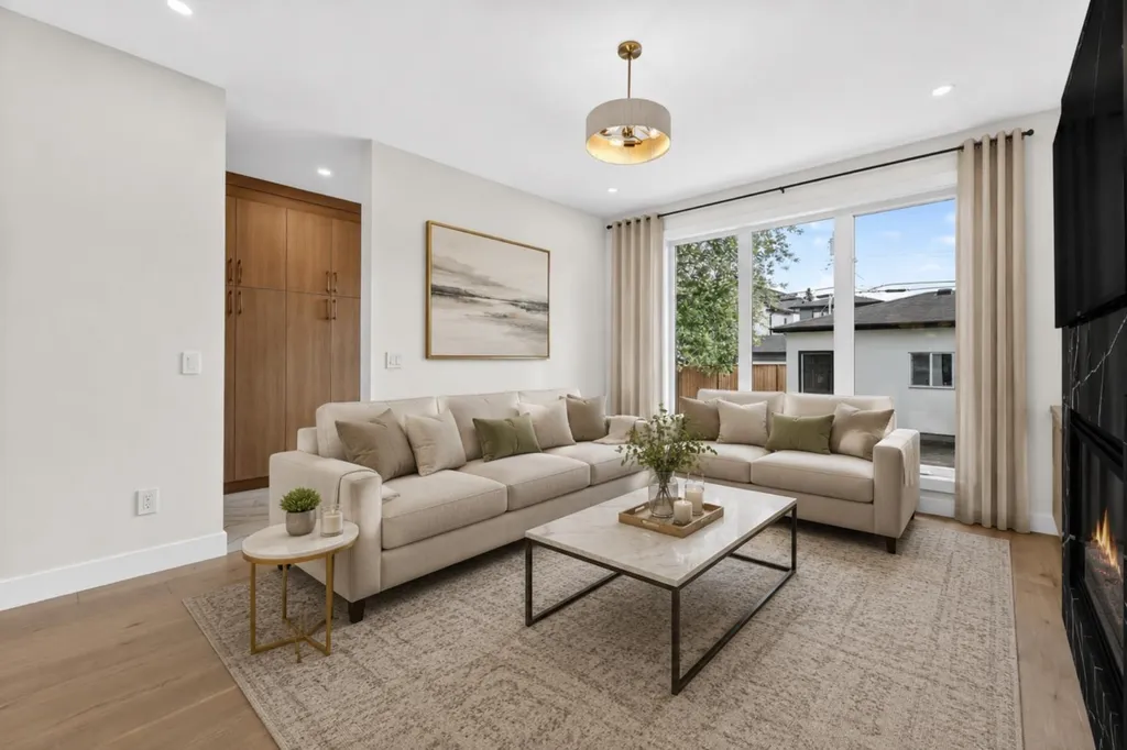 8519 48 Avenue NW Calgary AB T3B 2B1