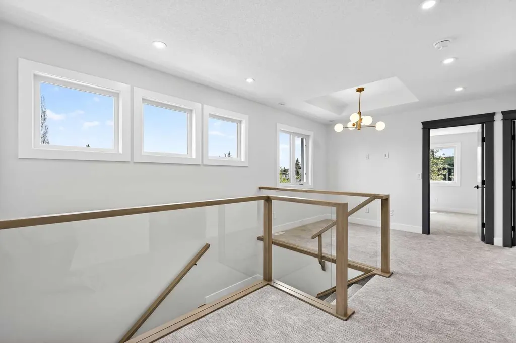 8519 48 Avenue NW Calgary AB T3B 2B1
