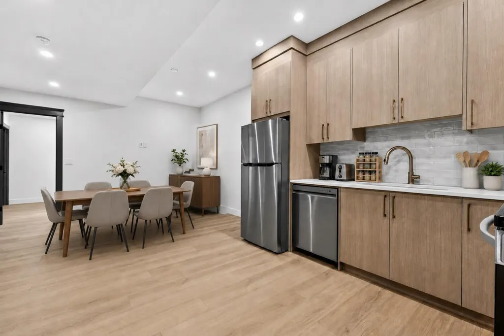 8519 48 Avenue NW Calgary AB T3B 2B1