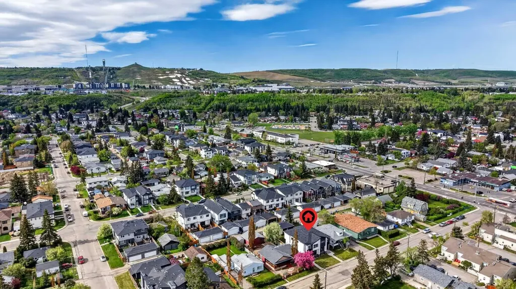 8519 48 Avenue NW Calgary AB T3B 2B1