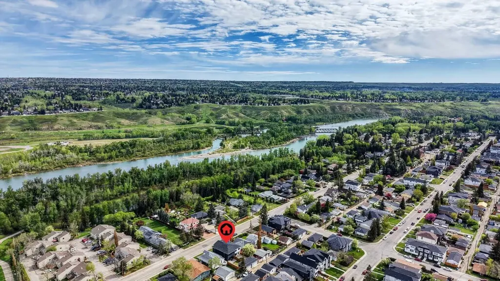 8519 48 Avenue NW Calgary AB T3B 2B1