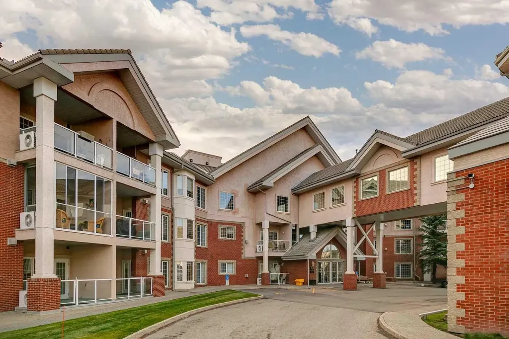 223 Tuscany Springs Boulevard NW Calgary AB T3L 2M2