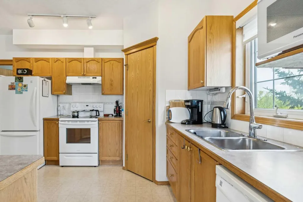 223 Tuscany Springs Boulevard NW Calgary AB T3L 2M2