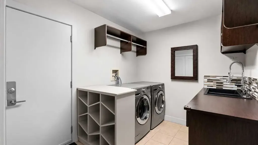 19 Coach Gate Way SW Calgary AB T3H 1L7