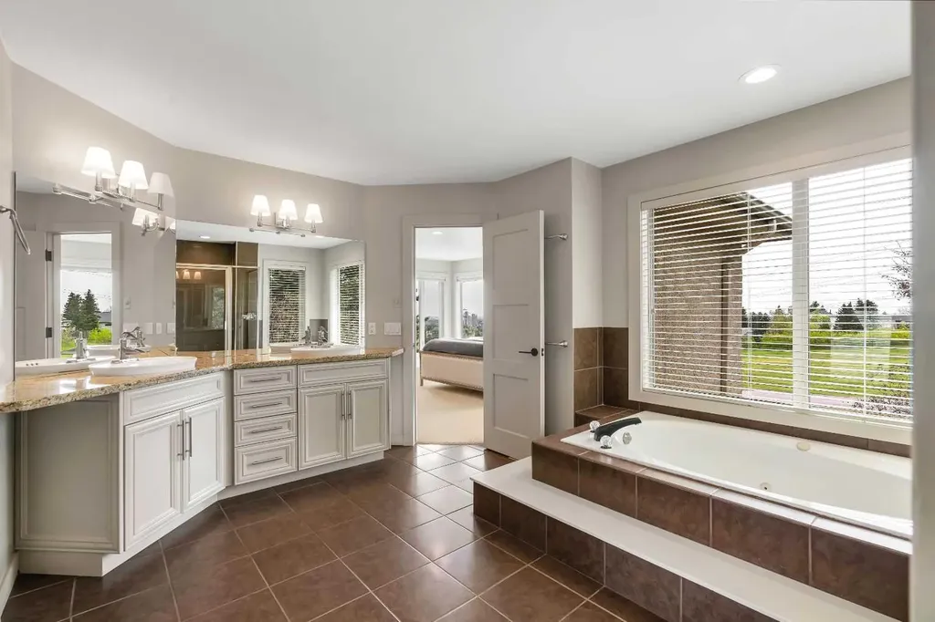 19 Coach Gate Way SW Calgary AB T3H 1L7
