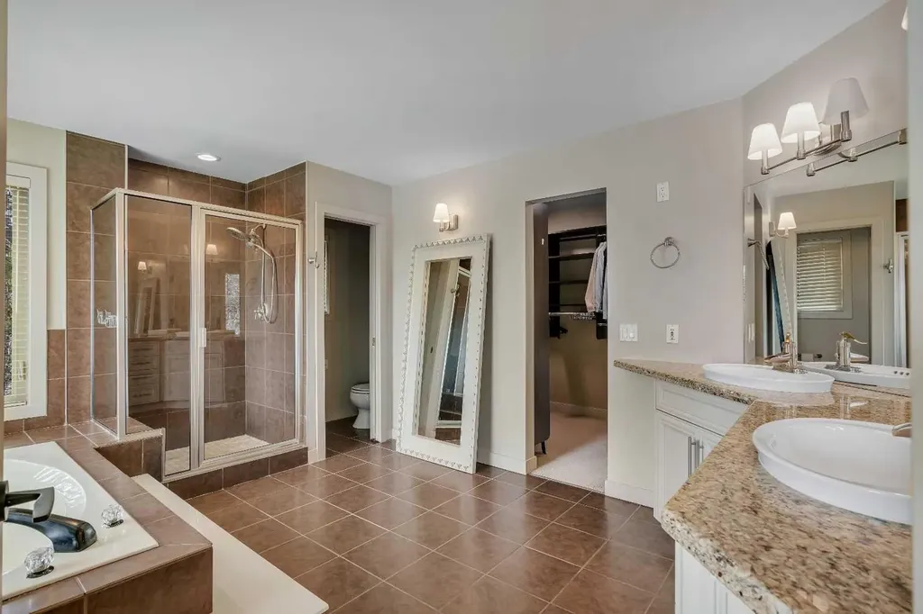 19 Coach Gate Way SW Calgary AB T3H 1L7
