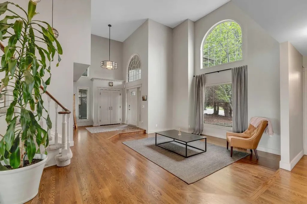 19 Coach Gate Way SW Calgary AB T3H 1L7