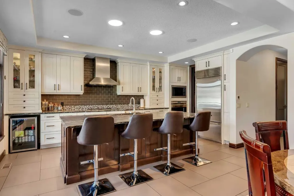 206 West Grove Rise SW Calgary AB T3H 0S3