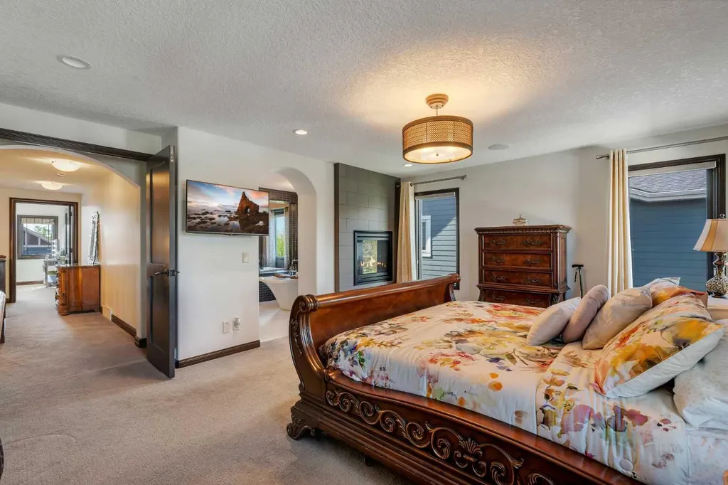 206 West Grove Rise SW Calgary AB T3H 0S3