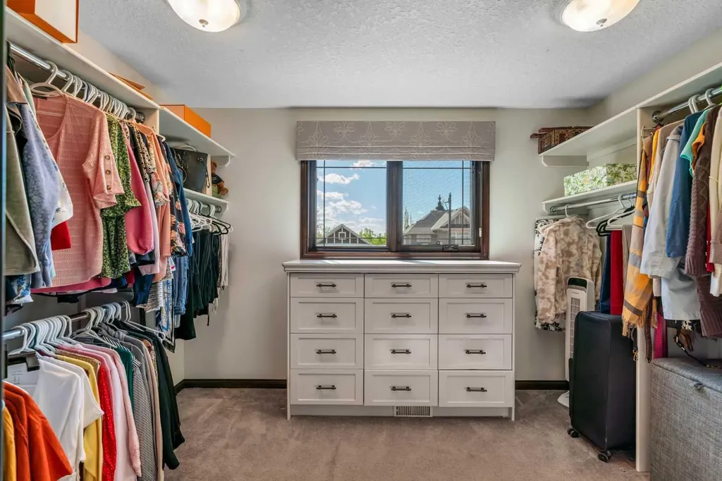 206 West Grove Rise SW Calgary AB T3H 0S3